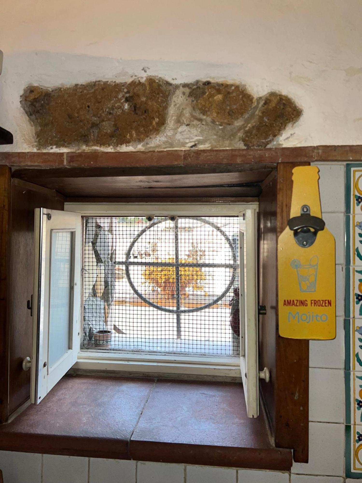 L'Homme Tranquille Apartment Salerno Bagian luar foto