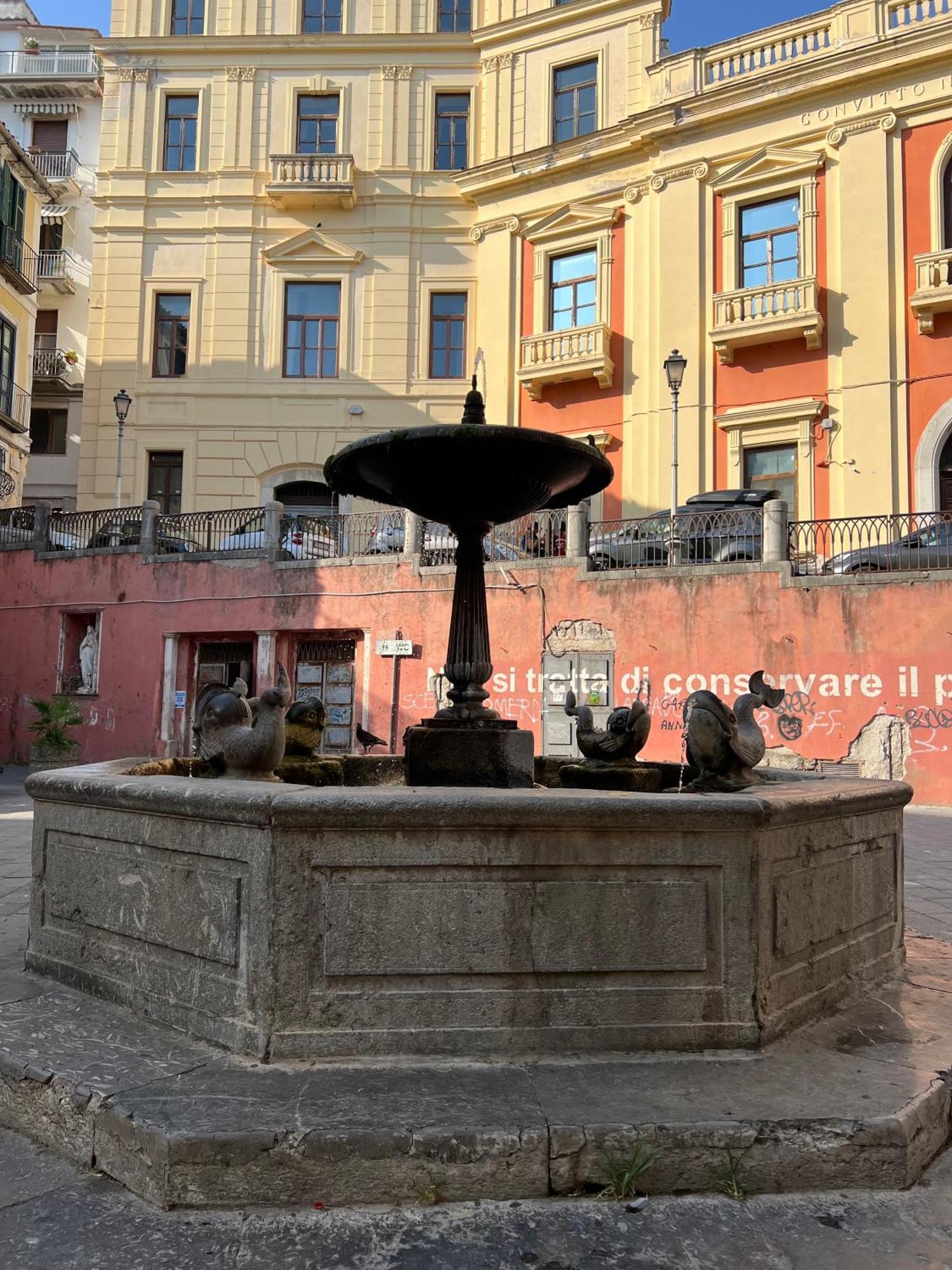 L'Homme Tranquille Apartment Salerno Bagian luar foto