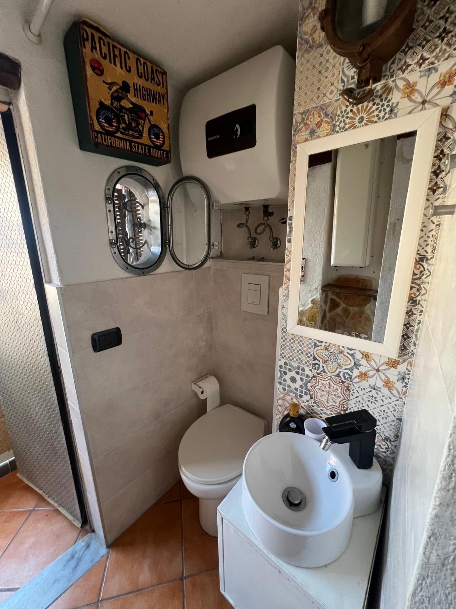 L'Homme Tranquille Apartment Salerno Bagian luar foto