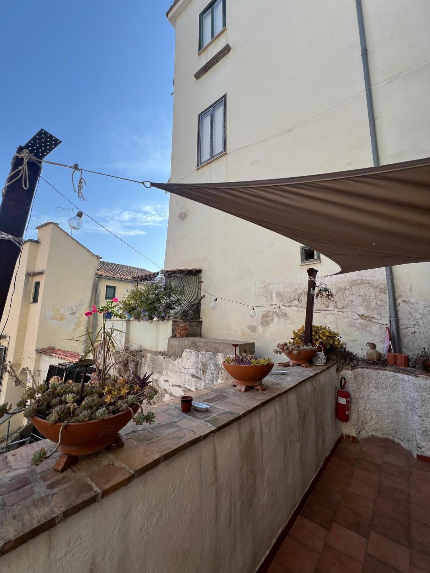 L'Homme Tranquille Apartment Salerno Bagian luar foto