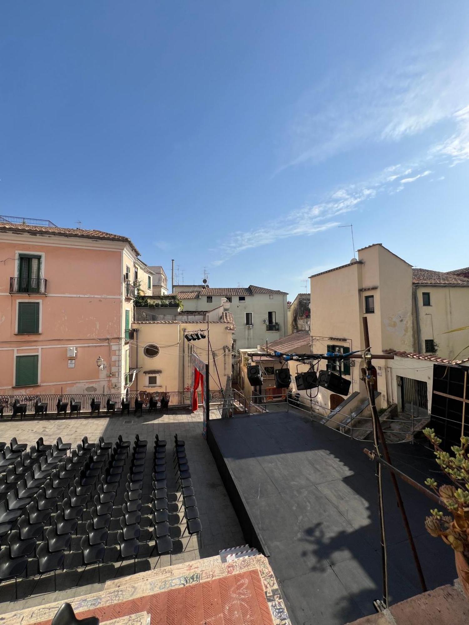L'Homme Tranquille Apartment Salerno Bagian luar foto