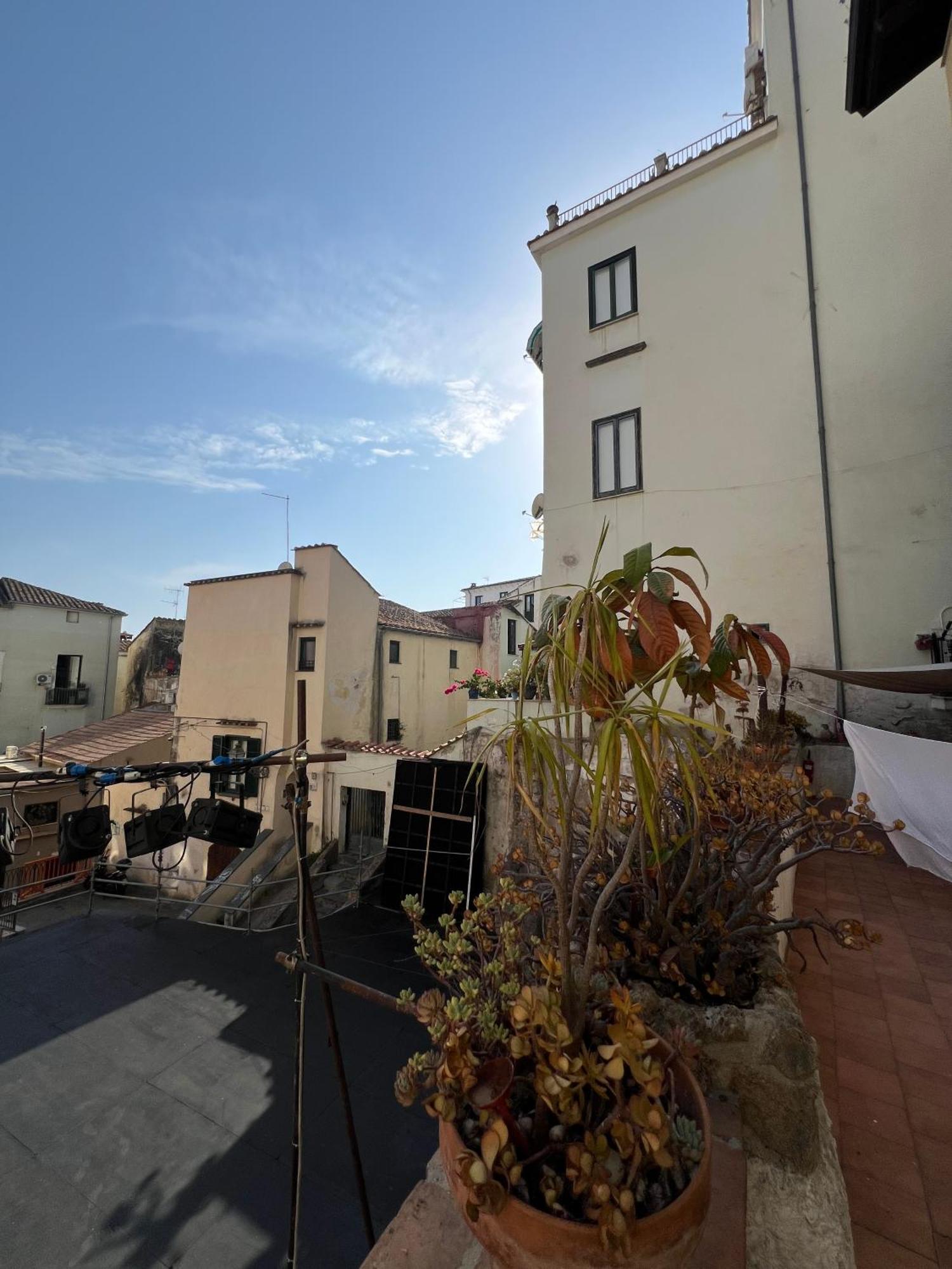 L'Homme Tranquille Apartment Salerno Bagian luar foto