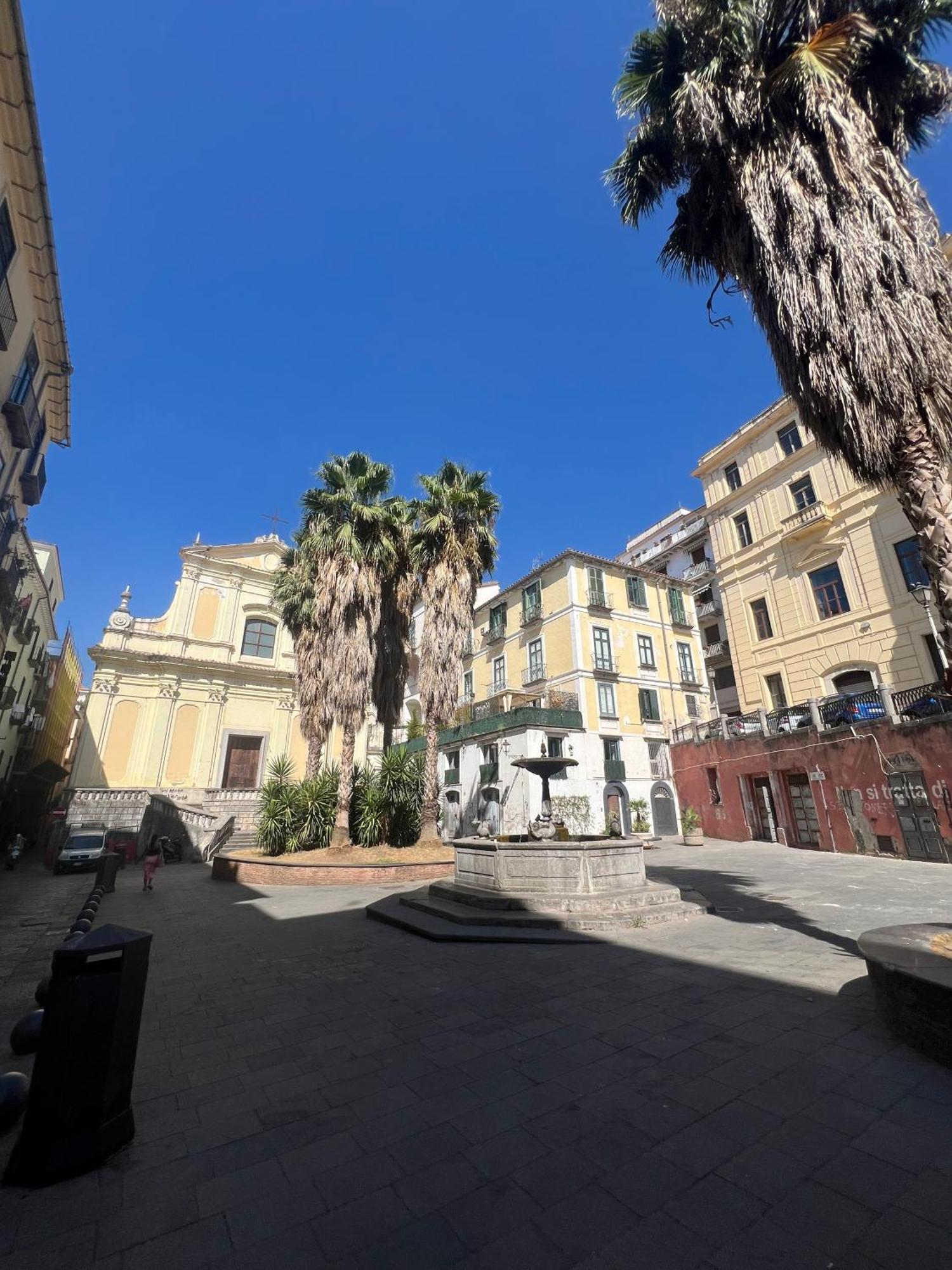 L'Homme Tranquille Apartment Salerno Bagian luar foto