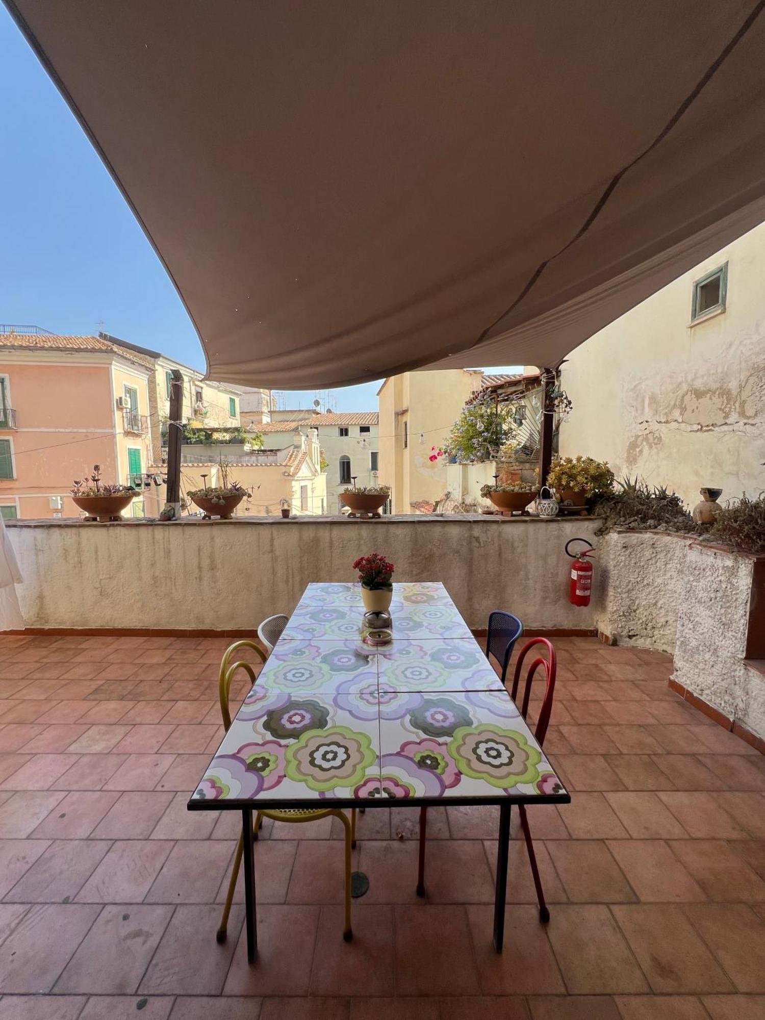 L'Homme Tranquille Apartment Salerno Bagian luar foto