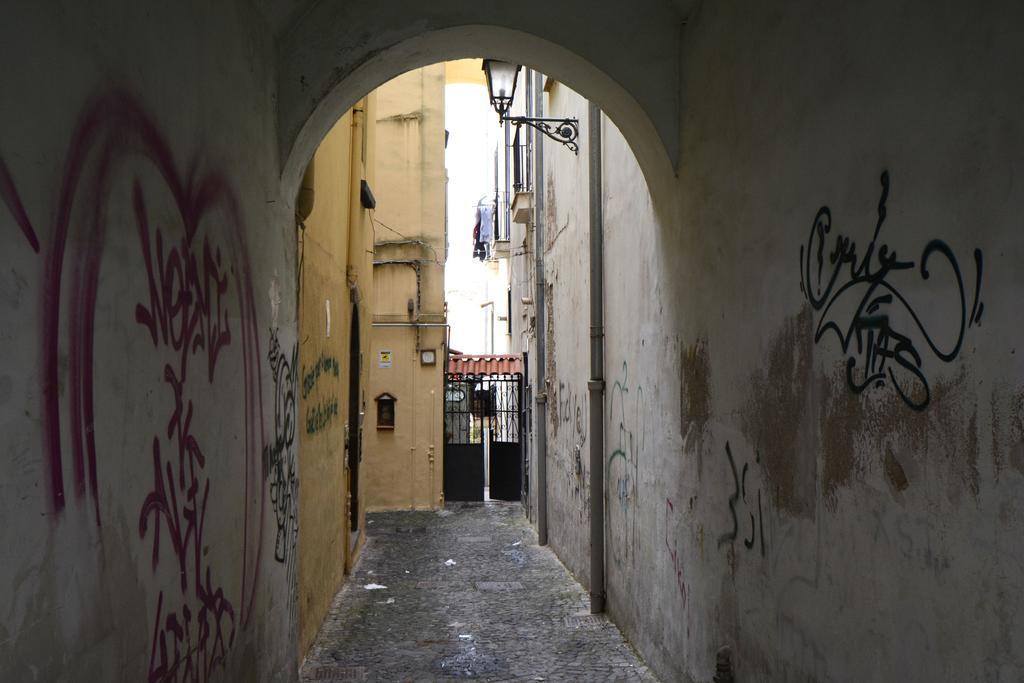 L'Homme Tranquille Apartment Salerno Bagian luar foto